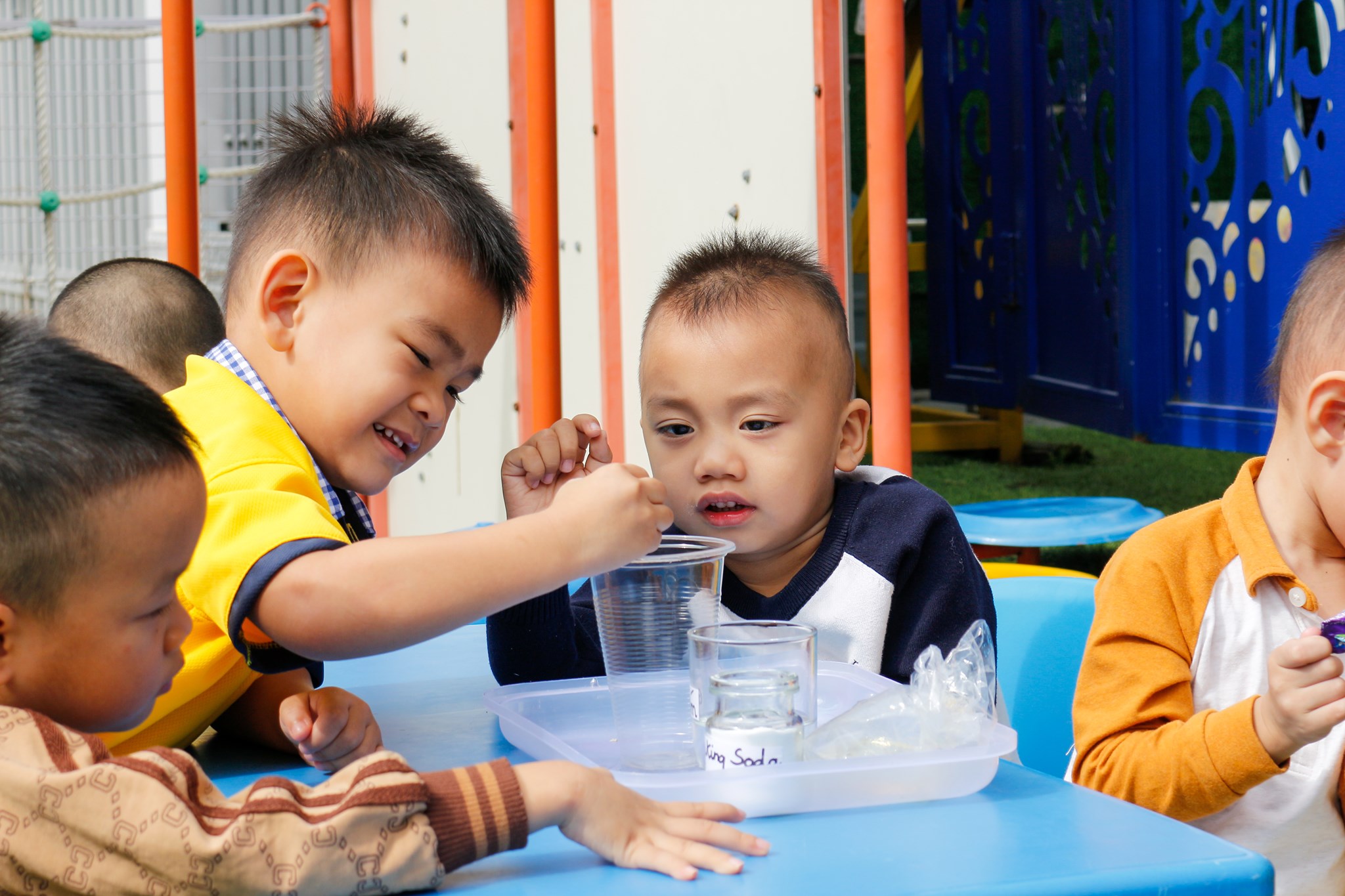 Thí nghiệm cho trẻ