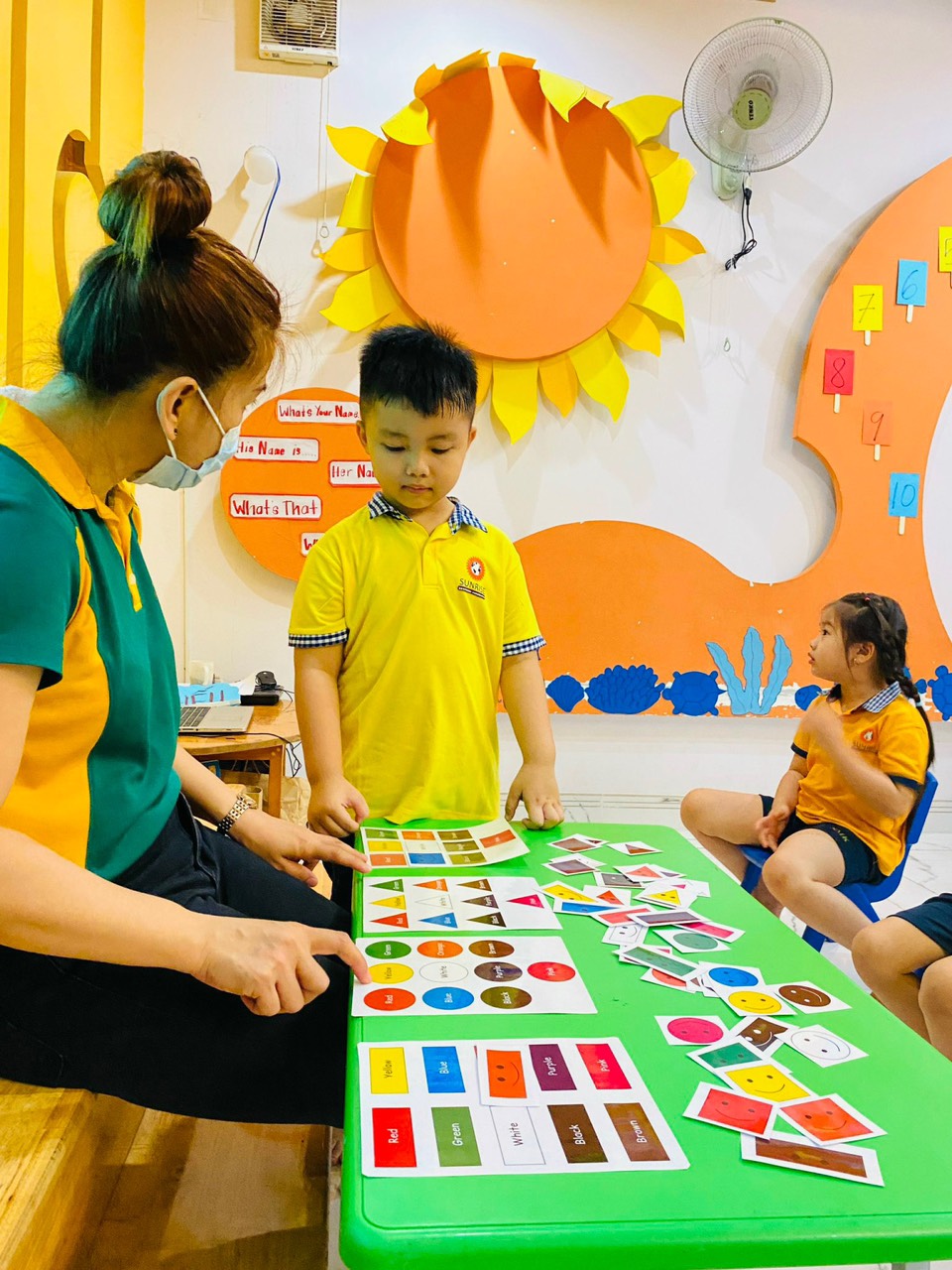 Học song ngữ áp lực