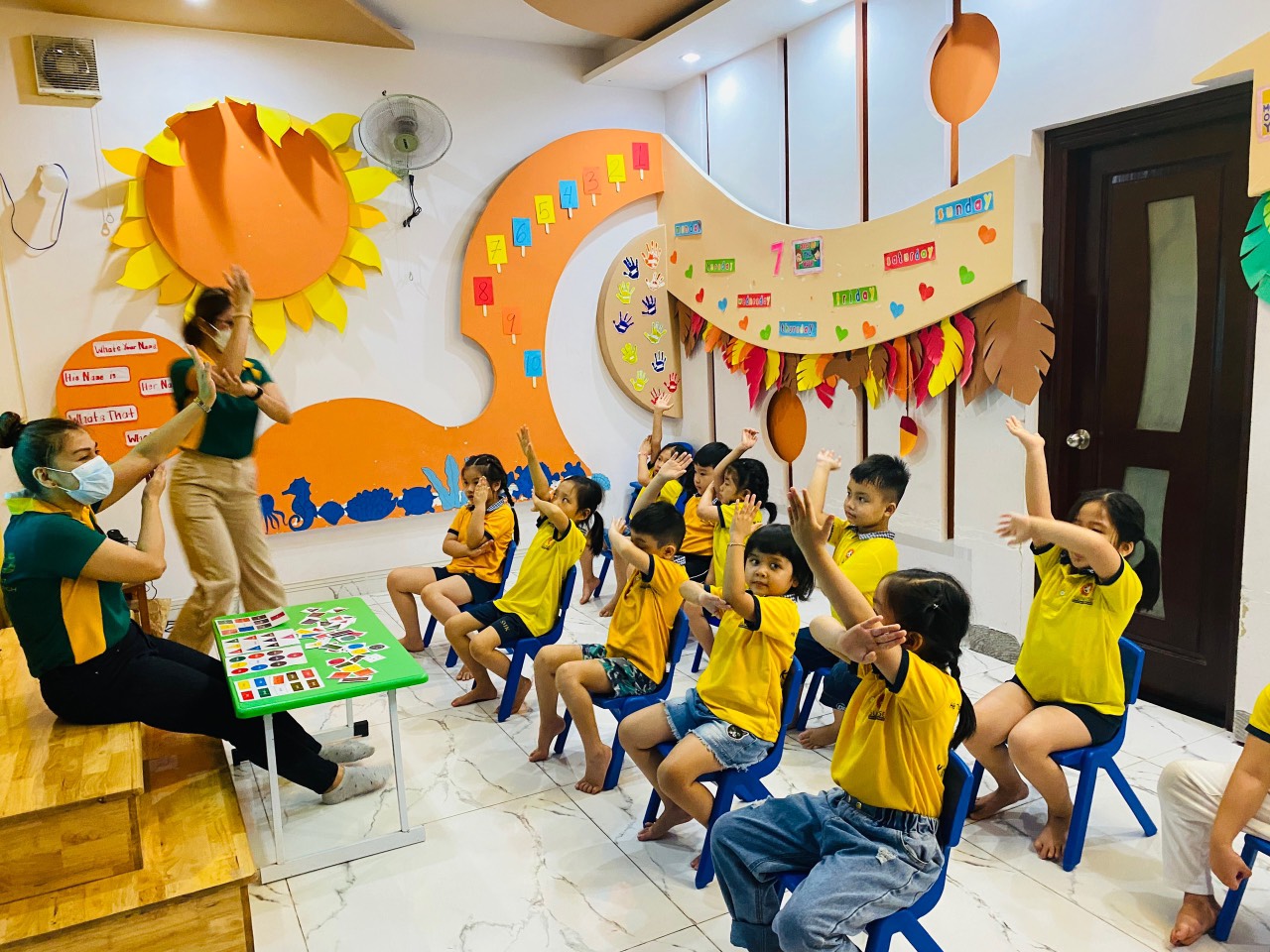 Học song ngữ áp lực