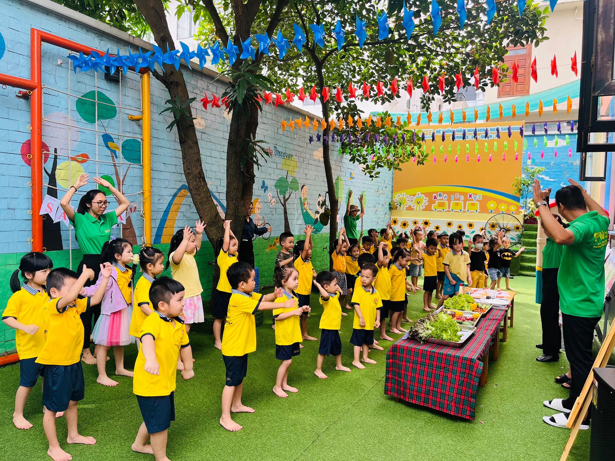 Trí tò mò trẻ mầm non