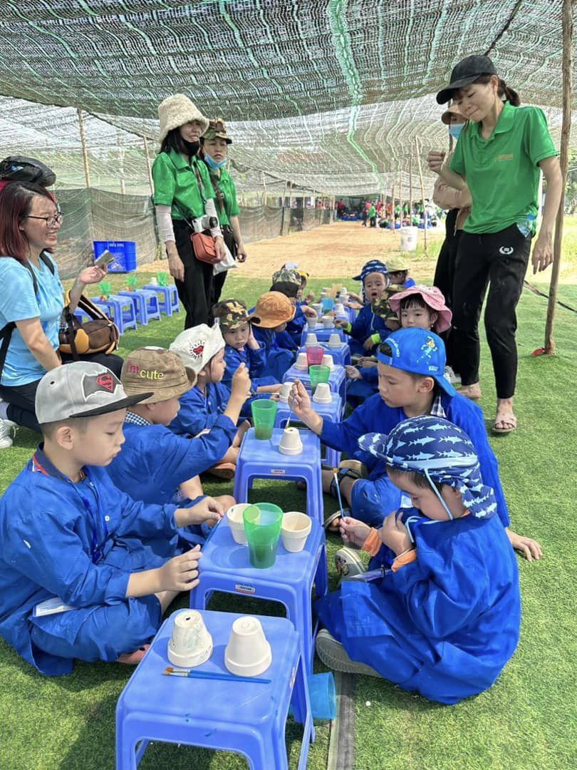 Mầm non dã ngoại