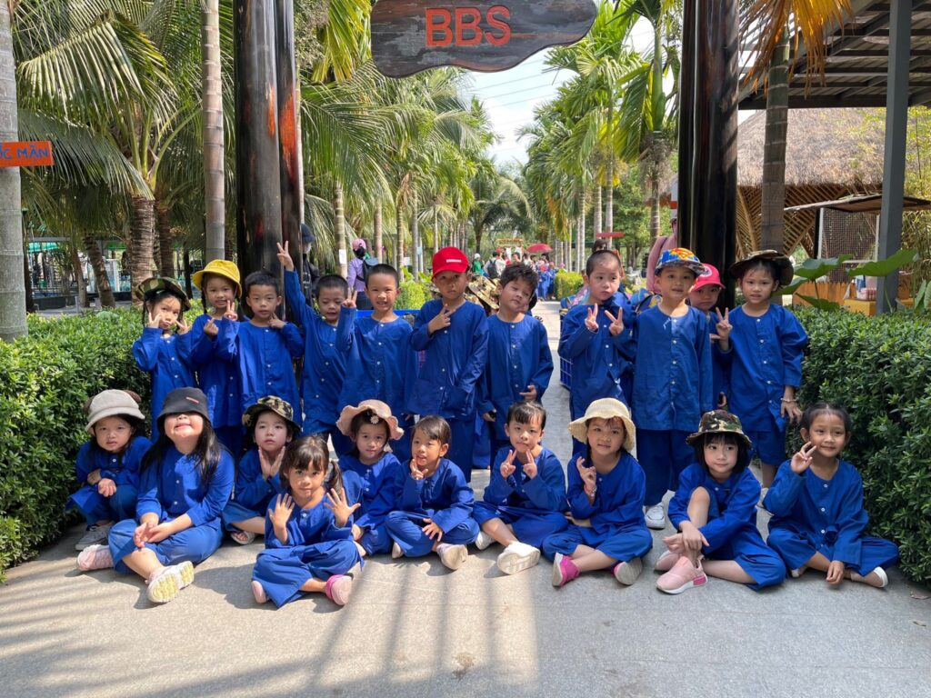 Mầm non dã ngoại